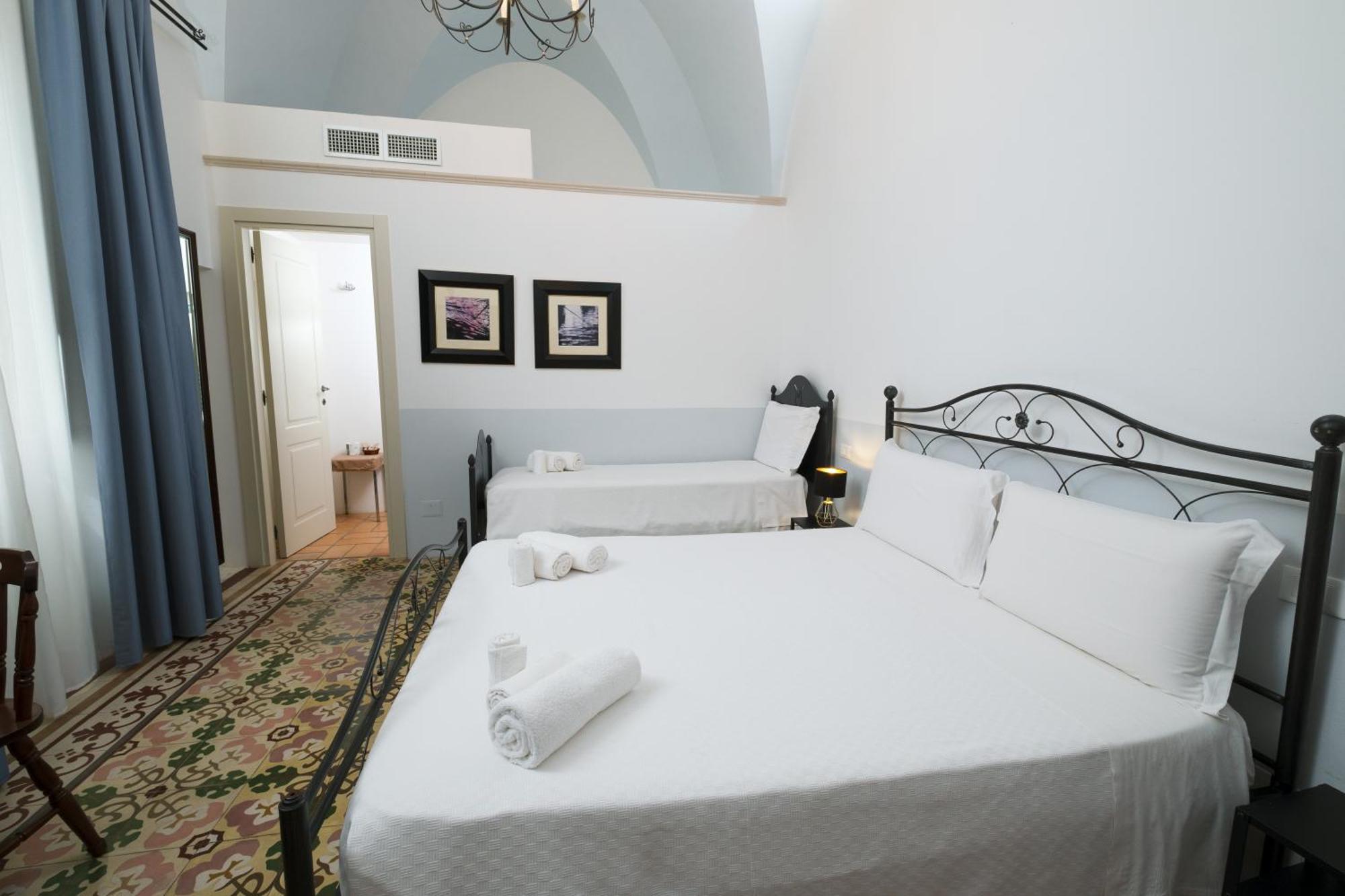 Deluxe Triple Room,1588454056:JPEG